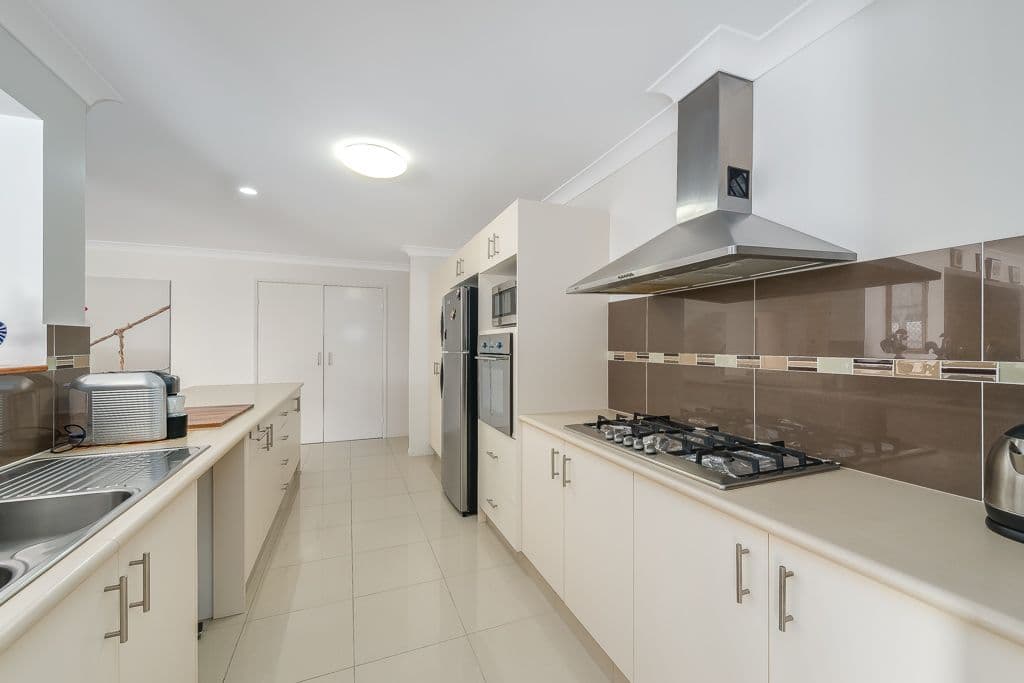 49 Coombe Avenue, Hope Island QLD 4212, Hope Island - Thumbnail 6