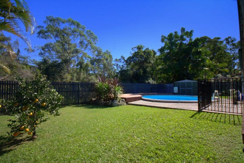 12 Cowell Drive, BURLEIGH HEADS QLD 4220, Burleigh Heads - Thumbnail 2