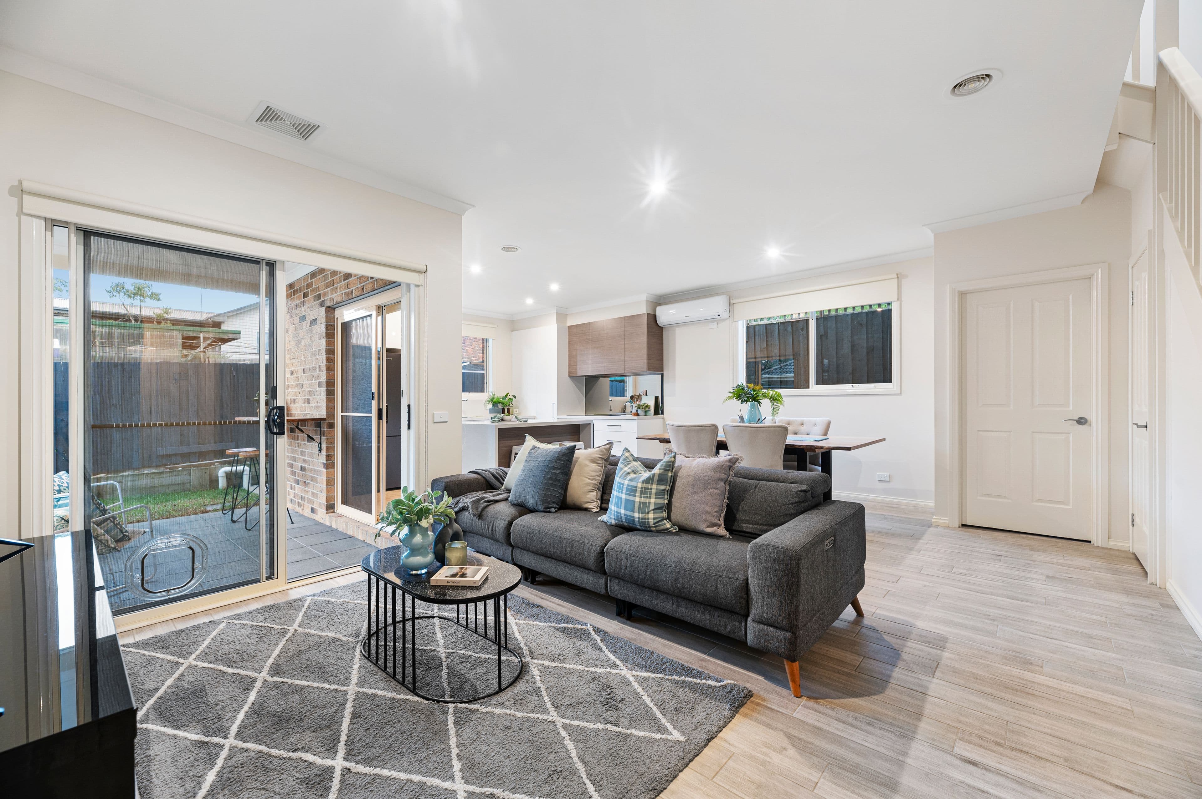 2 Clendon Road, Ferntree Gully VIC 3156, Ferntree Gully - Thumbnail 2