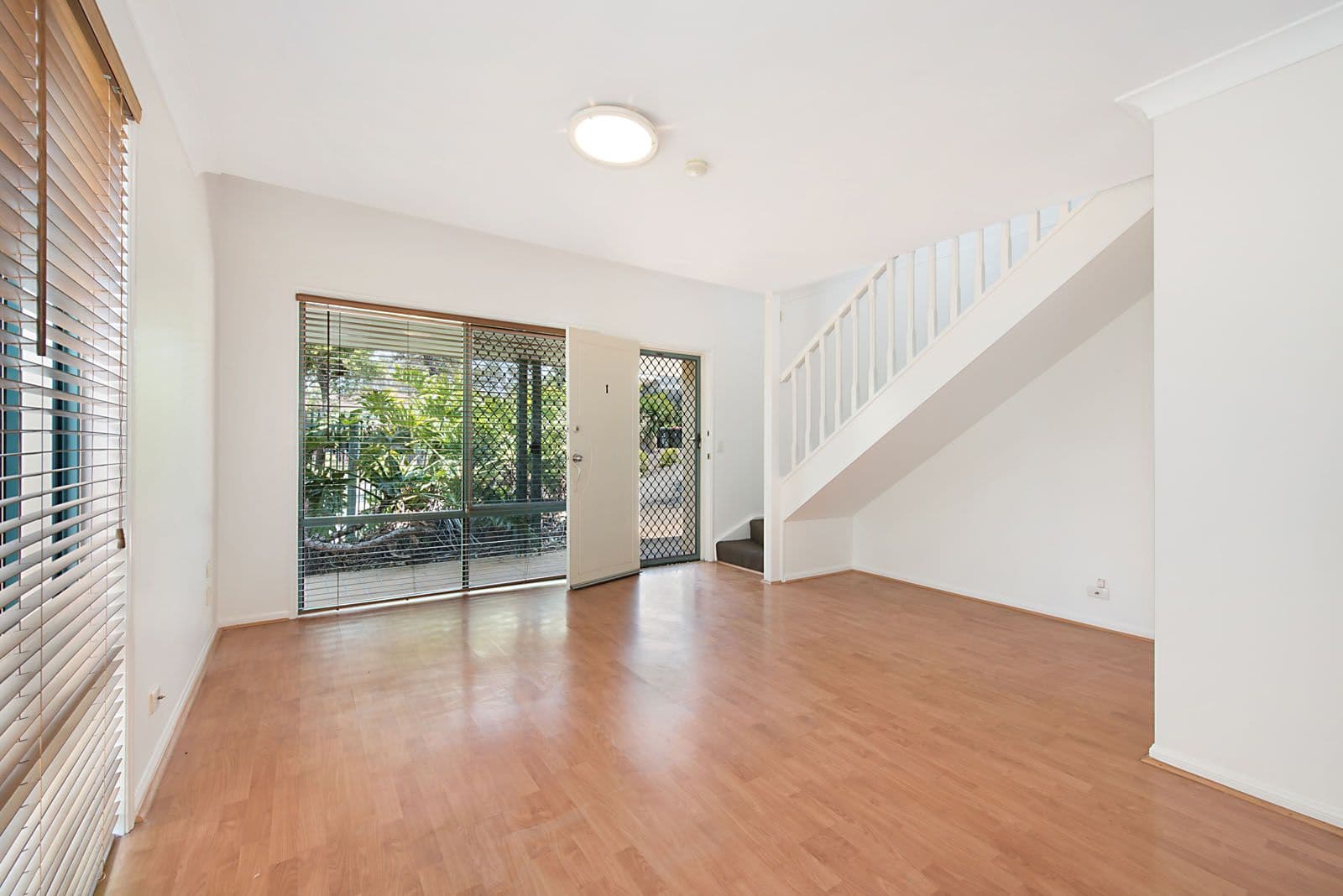 96 Marshall Road, Holland Park West QLD 4121, Holland Park West - Thumbnail 2