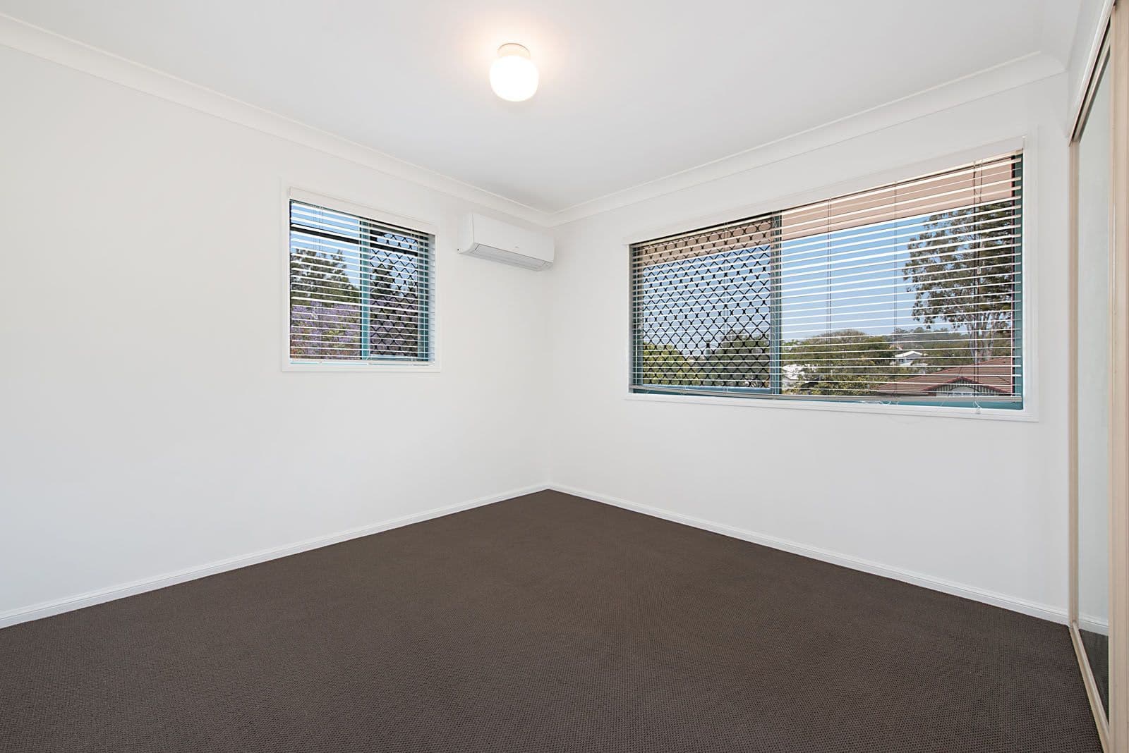 96 Marshall Road, Holland Park West QLD 4121, Holland Park West - Thumbnail 5