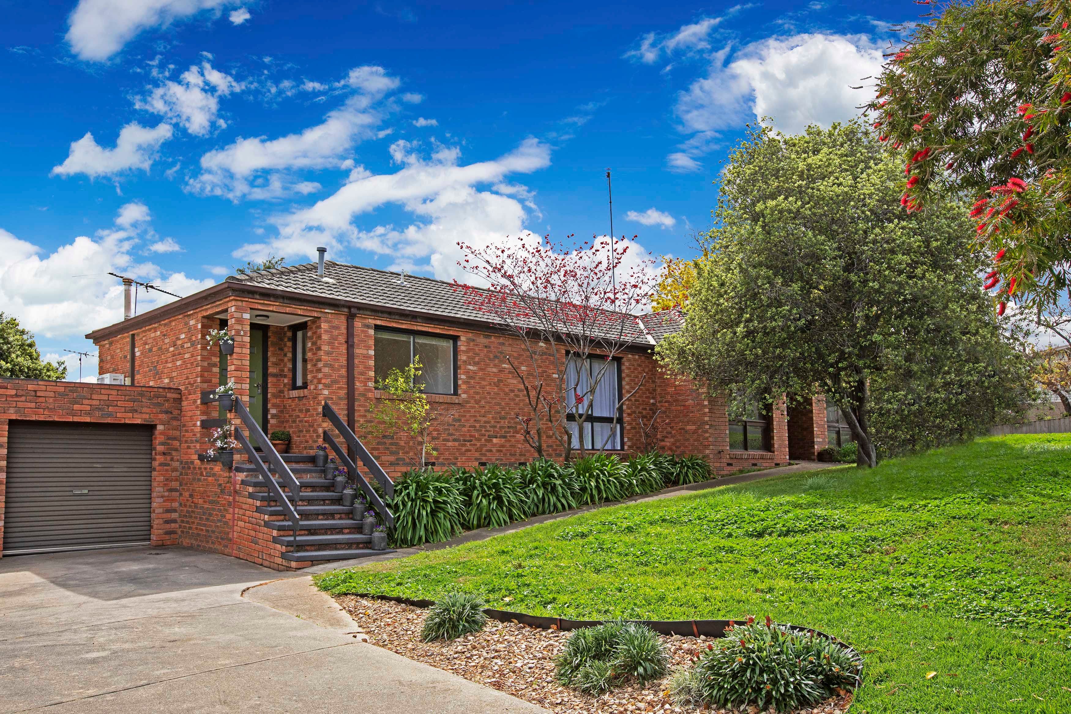 45 Vanessa Avenue, Highton VIC 3216, Highton - Thumbnail 2