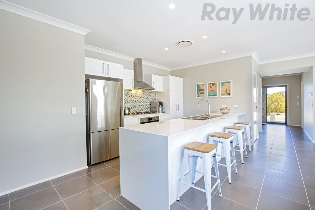 8 Ivor Avenue, Middleton Grange - Thumbnail 5