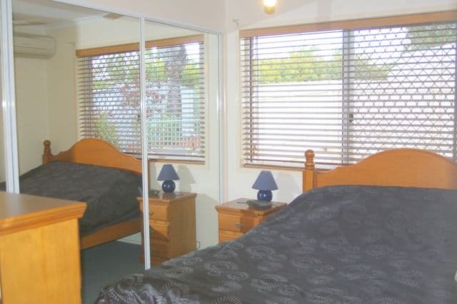 19 Linthaven Drive, ROTHWELL QLD 4022, Rothwell - Thumbnail 8