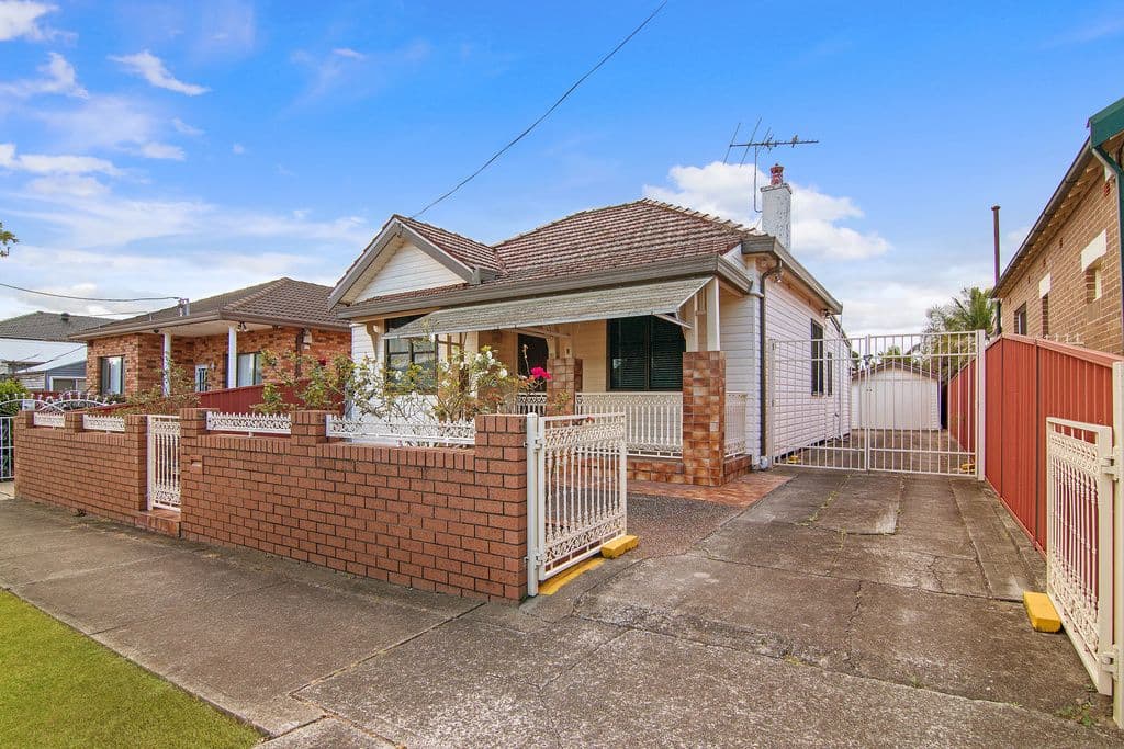 9 Phillips Street, Auburn - Image 1