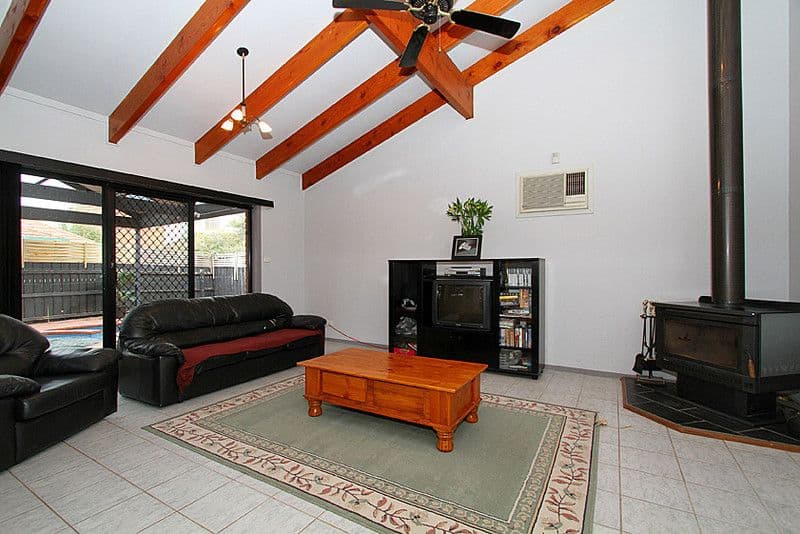 8 Brabham Drive, MILL PARK VIC 3082, Mill Park - Thumbnail 7