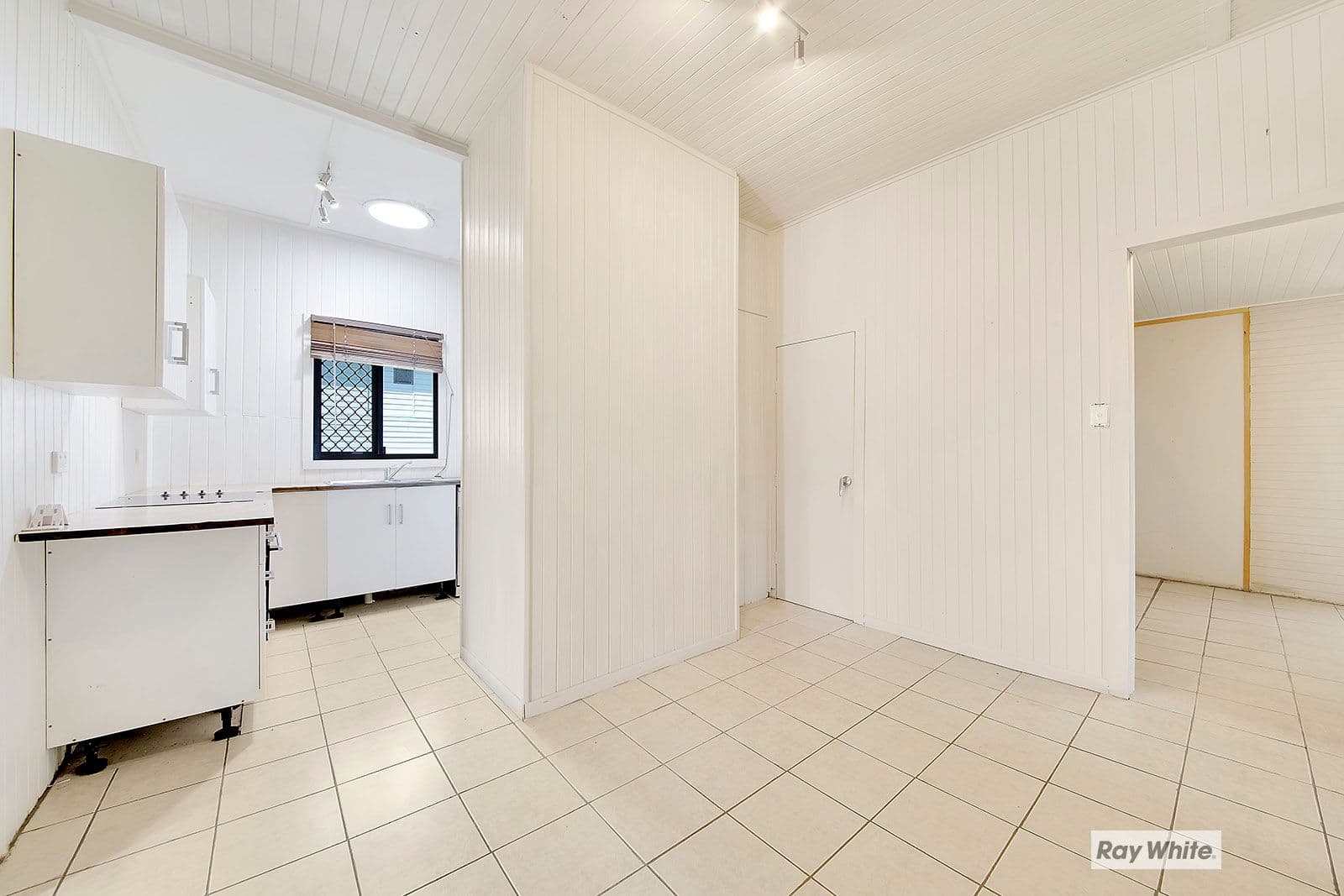 62 William Street, Yeppoon QLD 4703, Yeppoon - Thumbnail 2