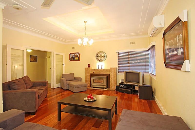 33 Chauvel Street, BENTLEIGH EAST VIC 3165, Bentleigh East - Thumbnail 2