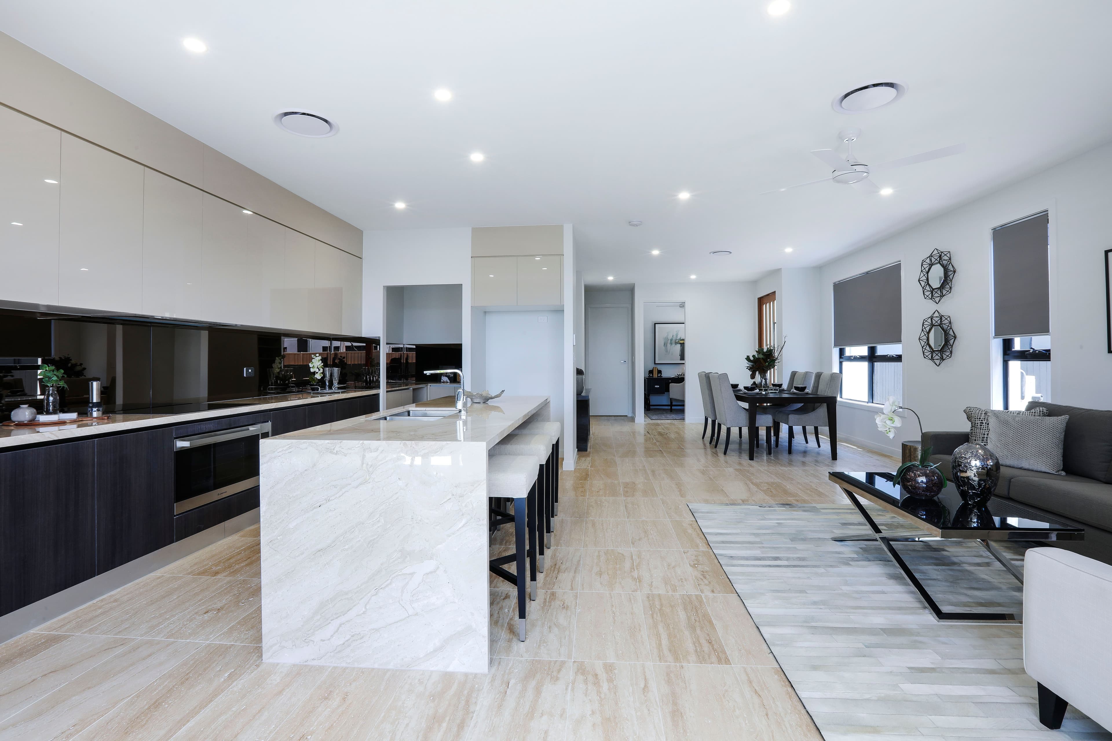 8 & 2 Lee Road, Runaway Bay QLD 4216, Runaway Bay - Thumbnail 3