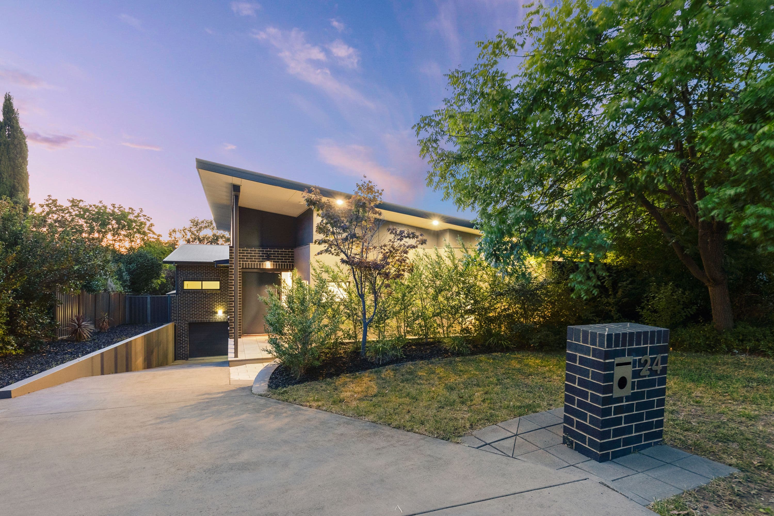 24 Fergusson Crescent, Deakin ACT 2600, Deakin - Thumbnail 2