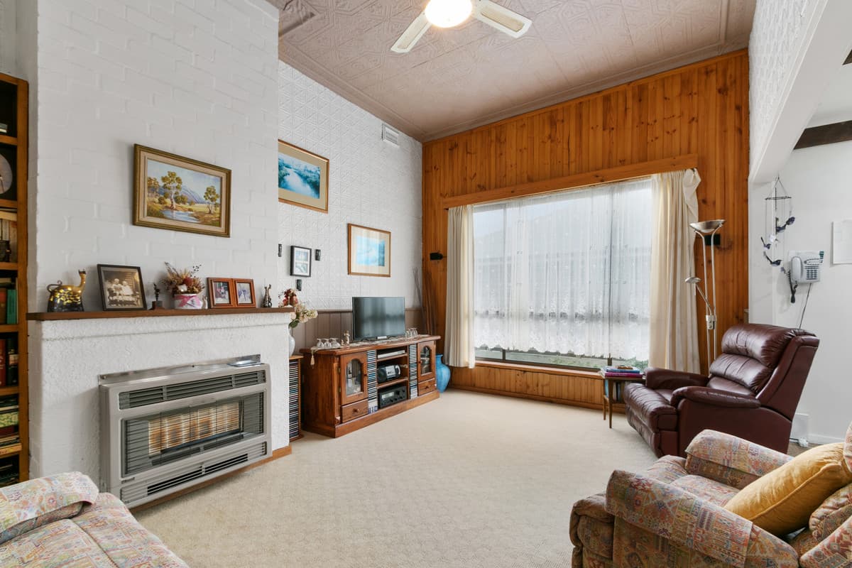 49 Holmes Road, Morwell VIC 3840, Morwell - Thumbnail 2