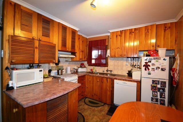 16 Batten Street, SEYMOUR VIC 3660, Seymour - Thumbnail 2