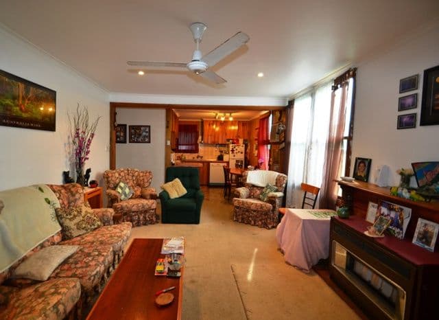 16 Batten Street, SEYMOUR VIC 3660, Seymour - Thumbnail 3
