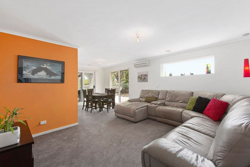 21 Twofold Close, Dingley Village VIC 3172, Dingley Village - Thumbnail 2