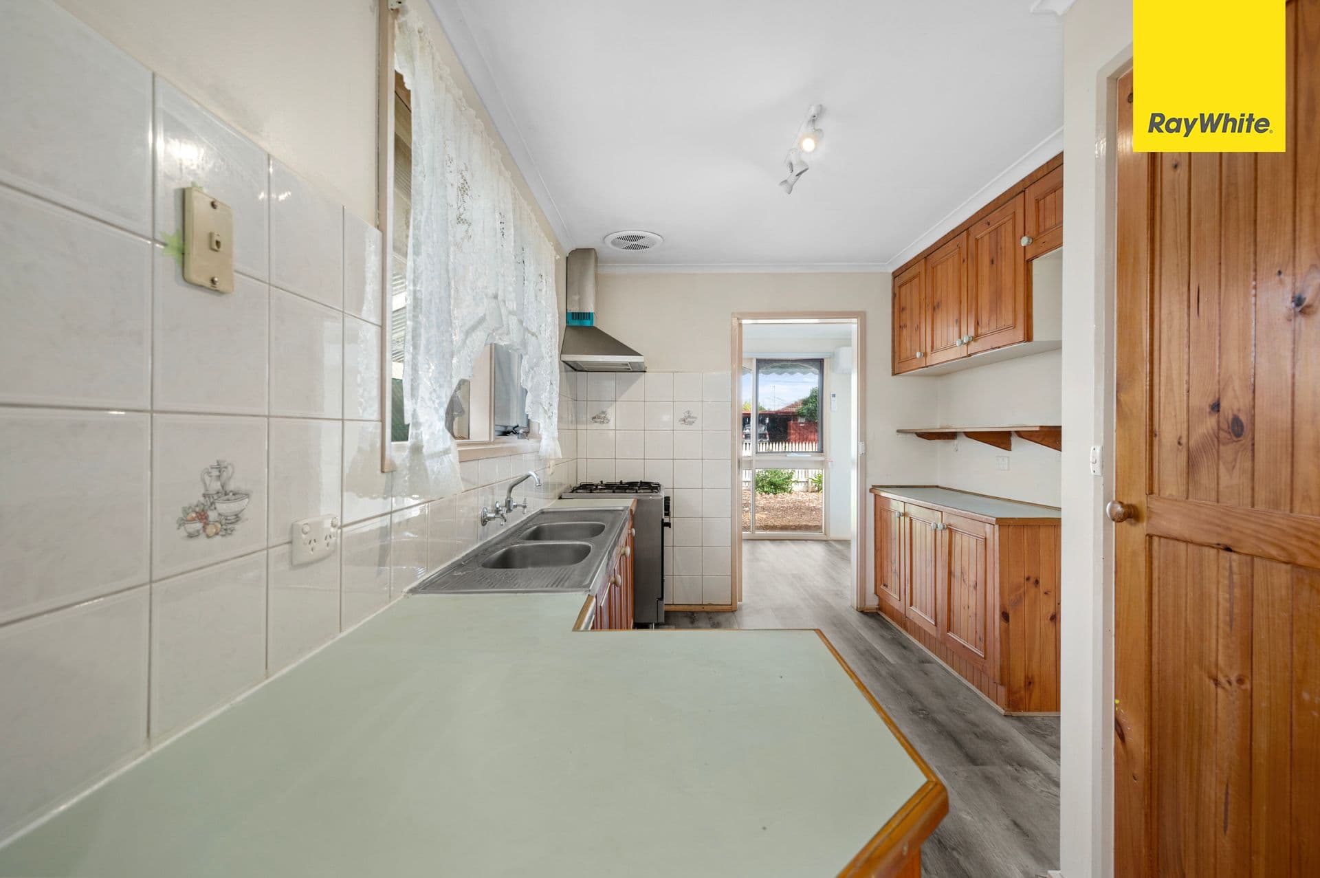 25 Eaton Street, Melton South VIC 3338, Melton South - Thumbnail 5