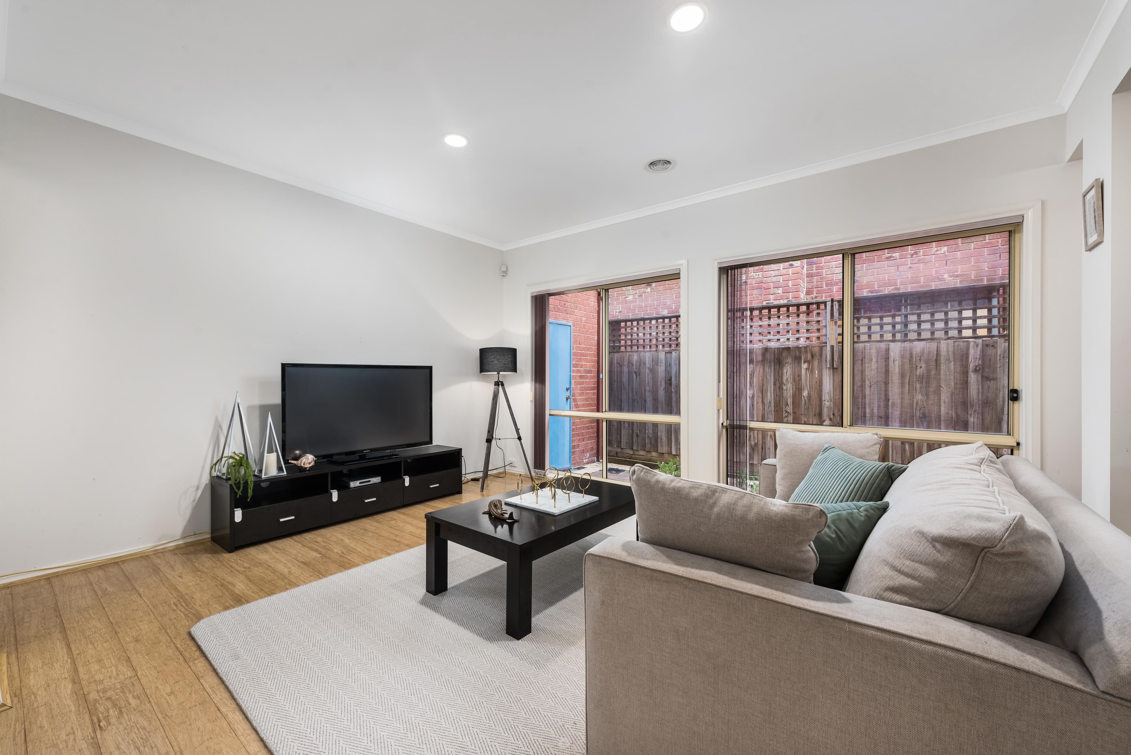 4 Willunga Way, Bundoora VIC 3083, Bundoora - Thumbnail 2