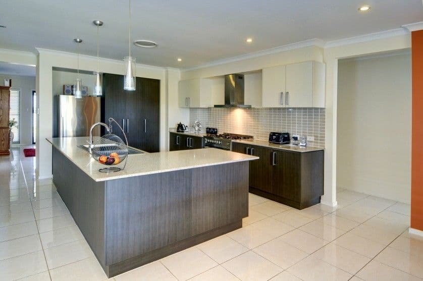 6 Guymer Court, CALOUNDRA WEST QLD 4551, Caloundra West - Thumbnail 2