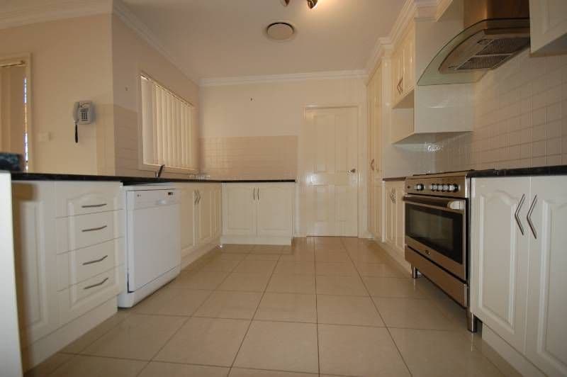 8 Summers Street, GRIFFITH NSW 2680, Griffith - Thumbnail 4