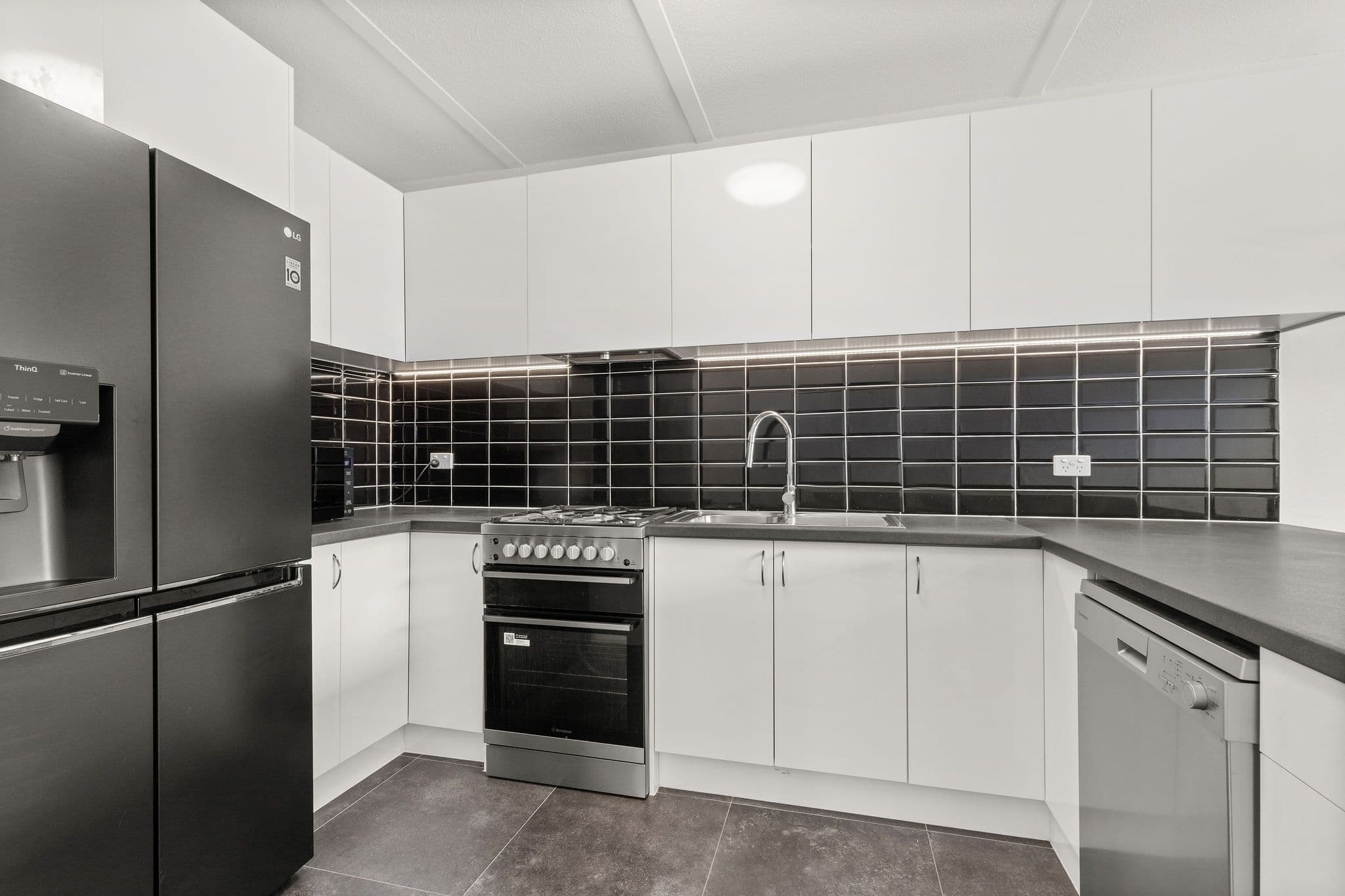 61 Park Road, Wooloowin QLD 4030, Wooloowin - Thumbnail 4