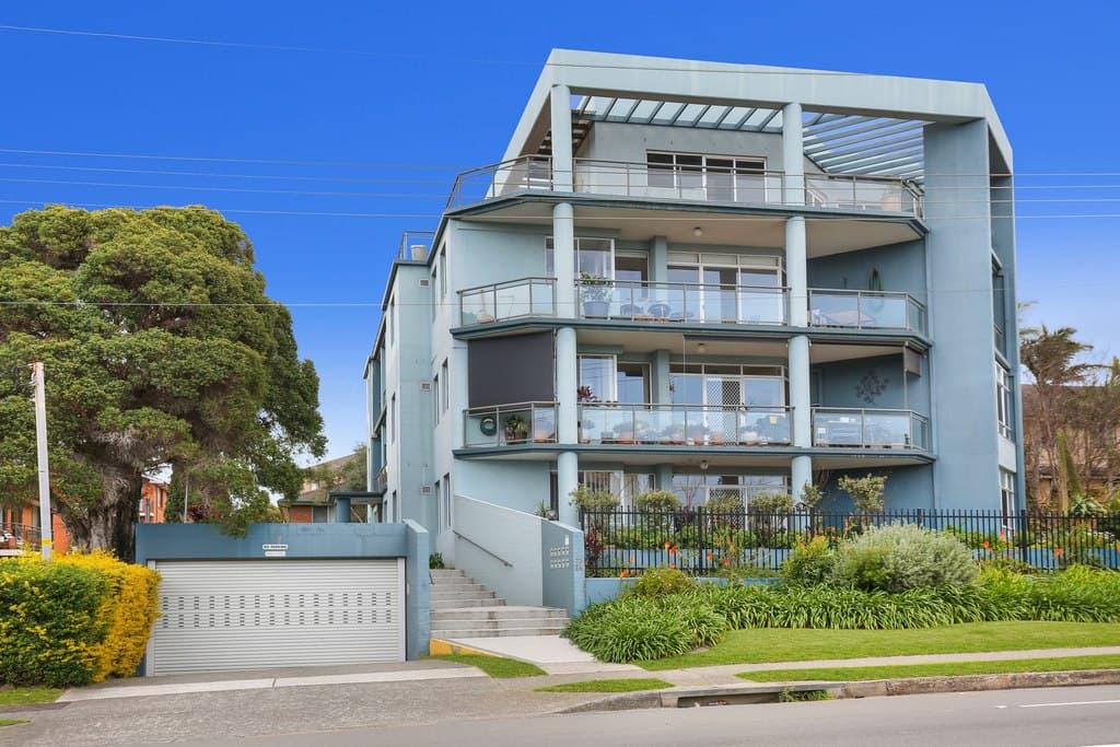 8/72-74 Corrimal Street, Wollongong - Image 1