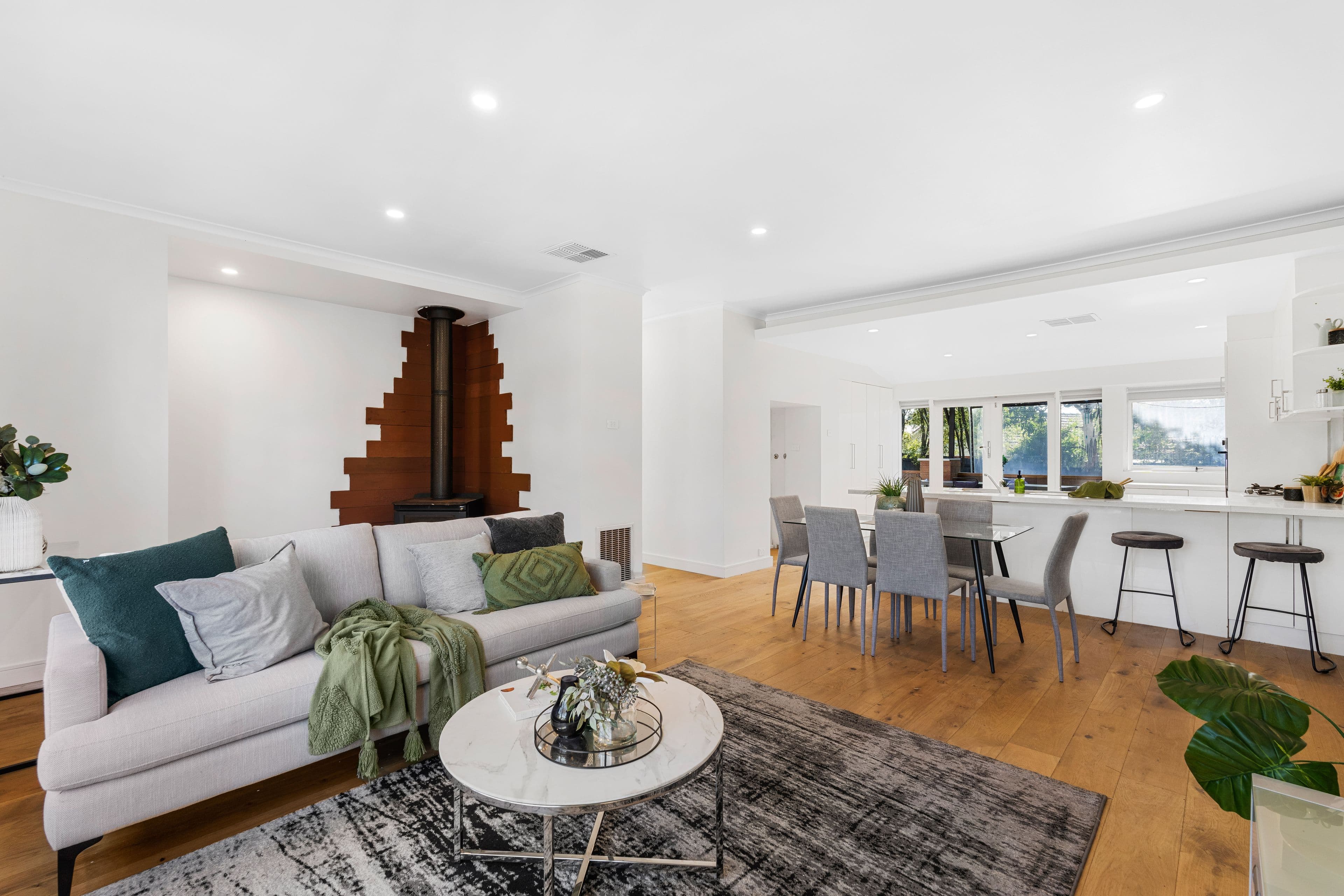 47 Ireland Avenue, Wantirna South VIC 3152, Wantirna South - Thumbnail 2
