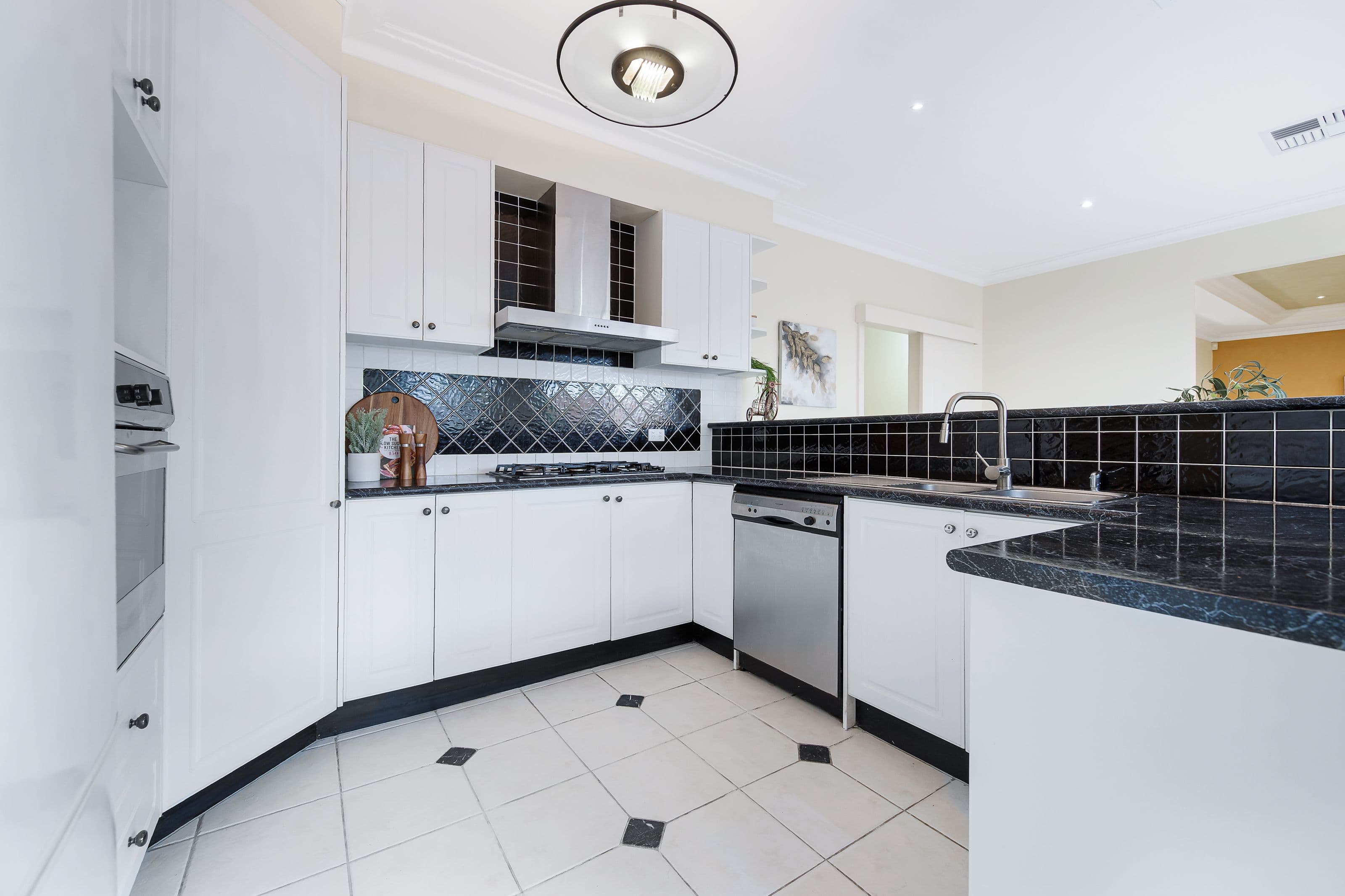 77 Ormond Road, Clayton VIC 3168, Clayton - Thumbnail 4