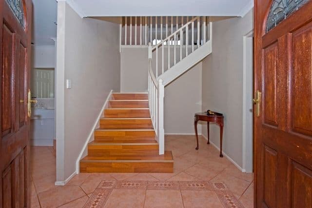 24 Shinnecock Close, HOPE ISLAND QLD 4212, Hope Island - Thumbnail 2