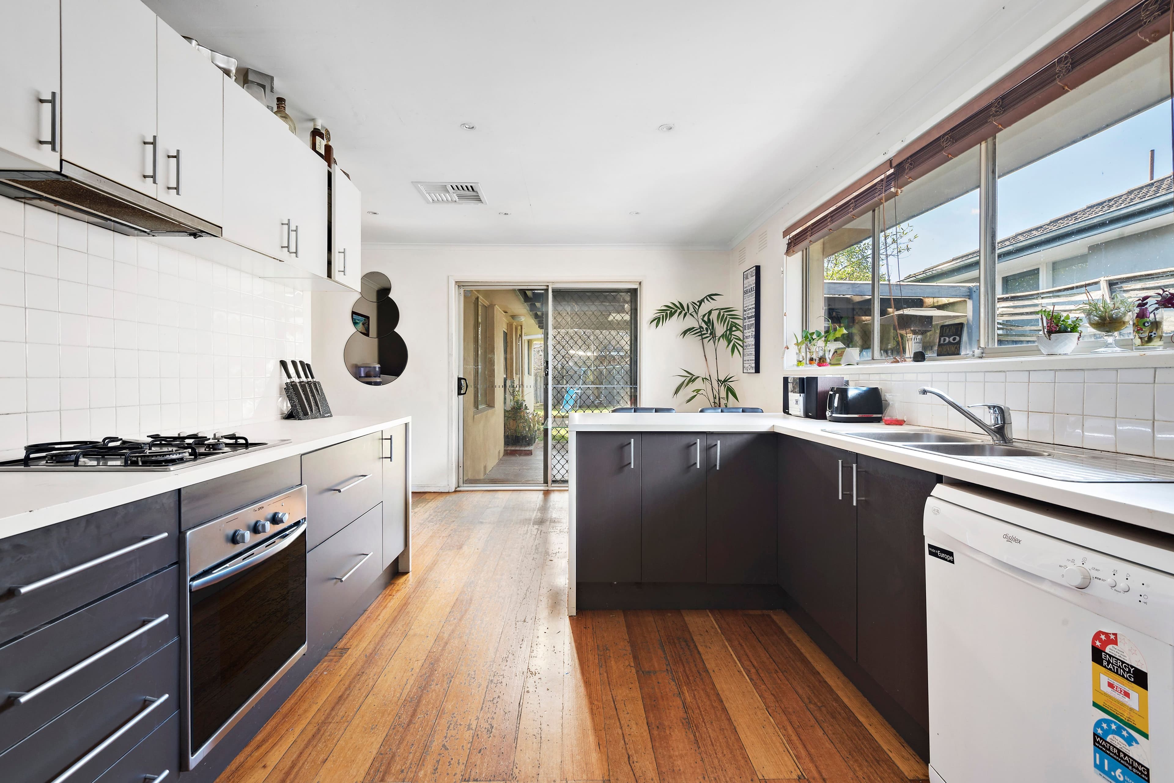 5 Lucerne Crescent, Frankston VIC 3199, Frankston - Thumbnail 3