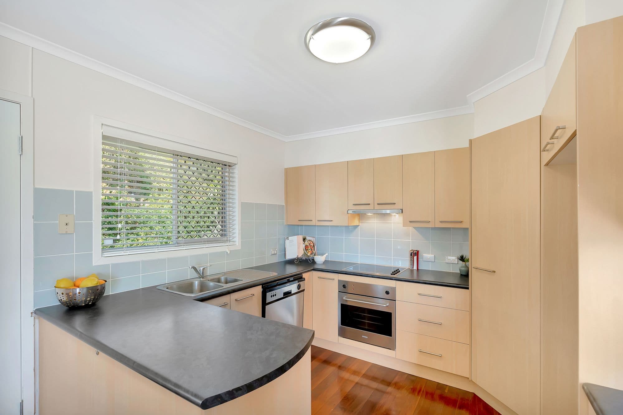 12 Sibyl Street, Southport QLD 4215, Southport - Thumbnail 4