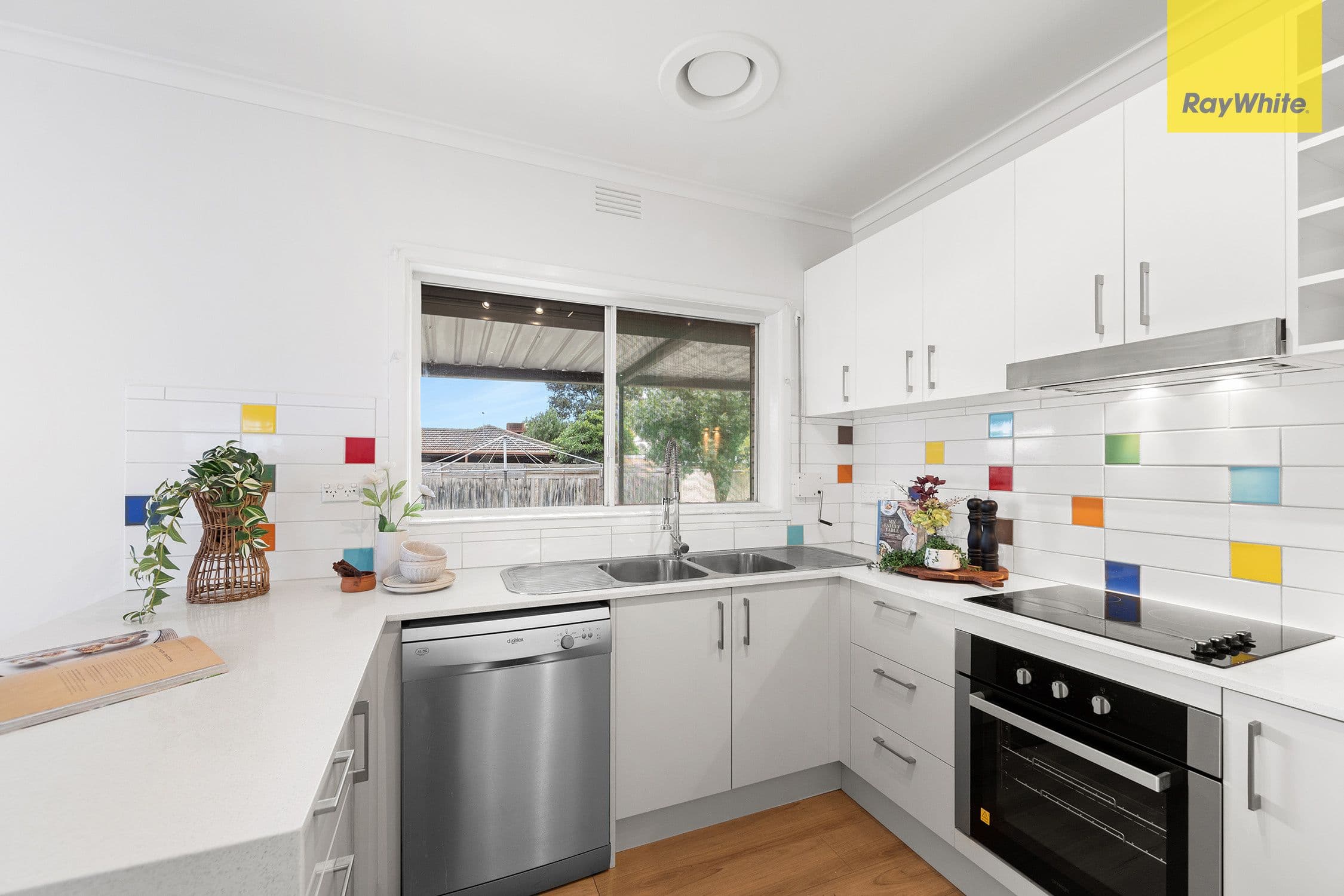 15 Pinoak Street, St Albans VIC 3021, St Albans - Thumbnail 6