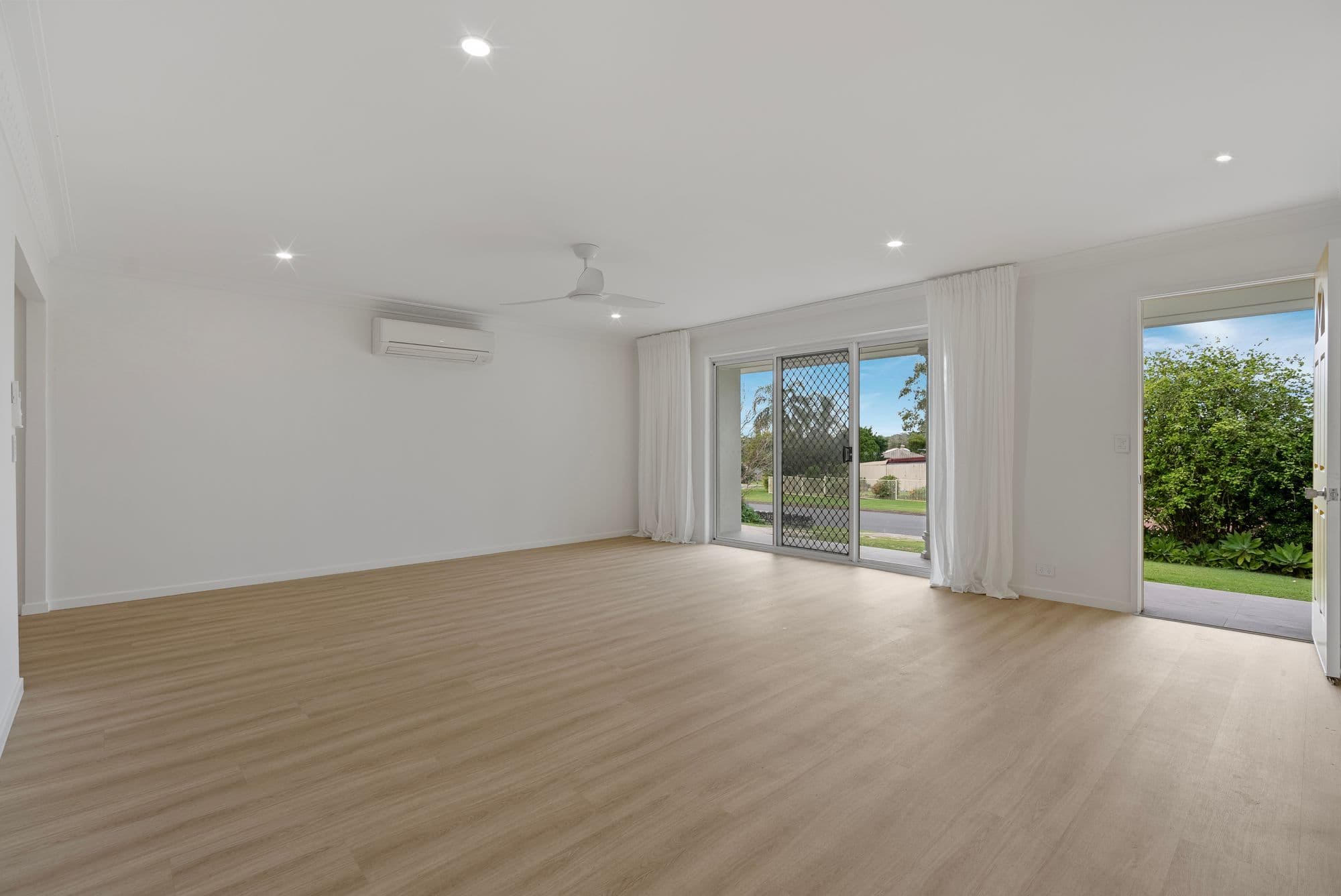 31 Yorkshire Crescent, Mount Warren Park QLD 4207, Mount Warren Park - Thumbnail 5