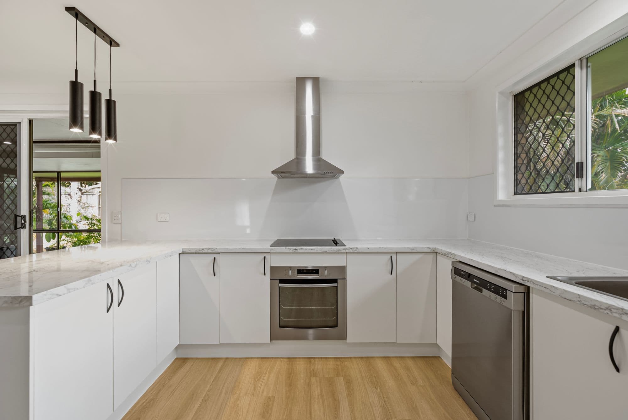 31 Yorkshire Crescent, Mount Warren Park QLD 4207, Mount Warren Park - Thumbnail 6