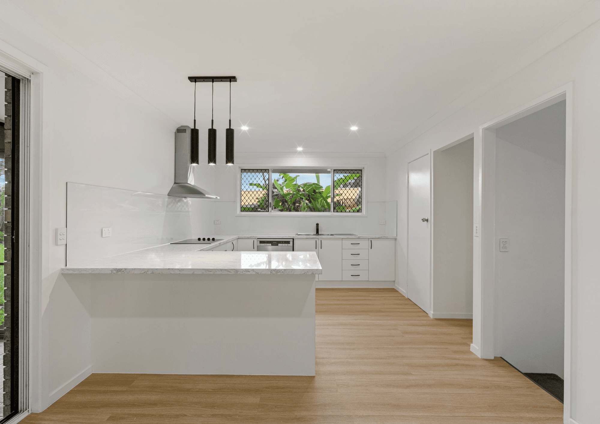 31 Yorkshire Crescent, Mount Warren Park QLD 4207, Mount Warren Park - Thumbnail 8