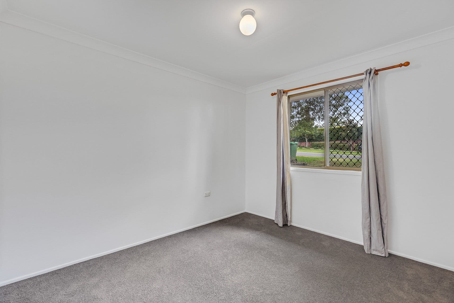 112 Hogg Street, Wilsonton Heights QLD 4350, Wilsonton Heights - Thumbnail 7