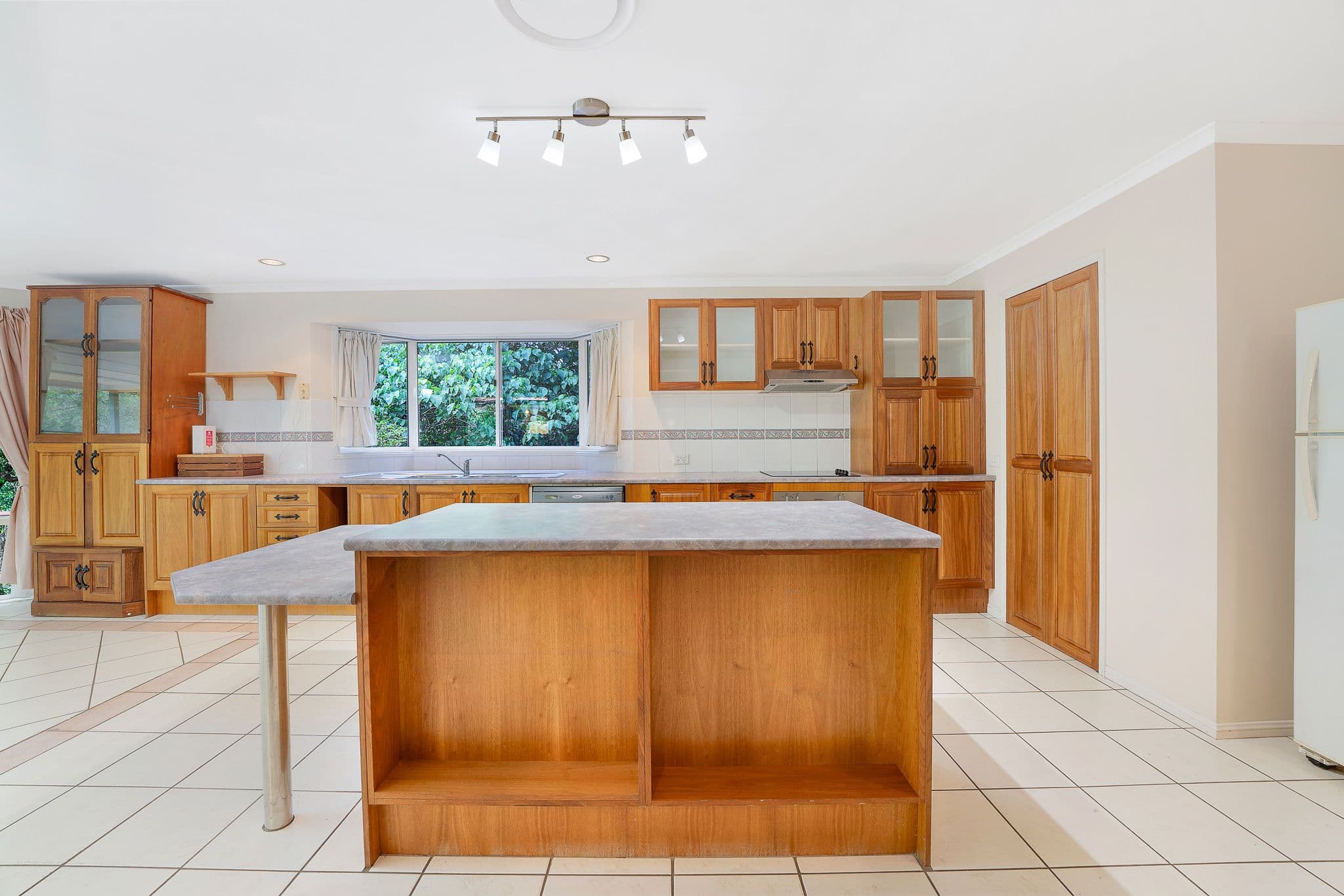 3 Ken Duncombe Drive, Cashmere QLD 4500, Cashmere - Thumbnail 4