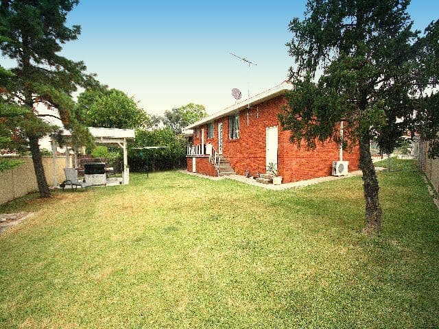 5 Jackson Crescent, CHESTER HILL NSW 2162, Chester Hill - Thumbnail 8
