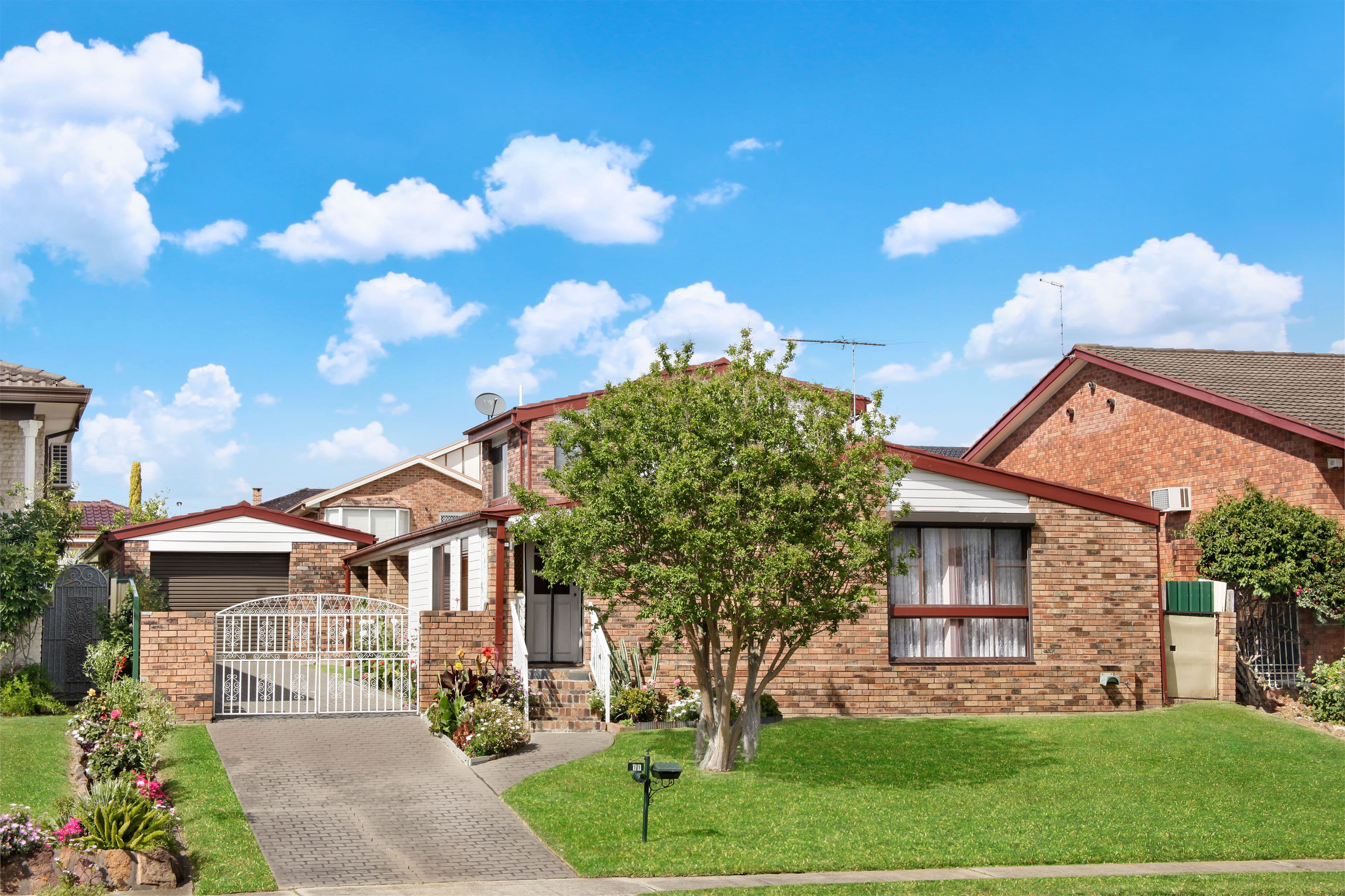 11 Thackeray Close, Wetherill Park - Image 1