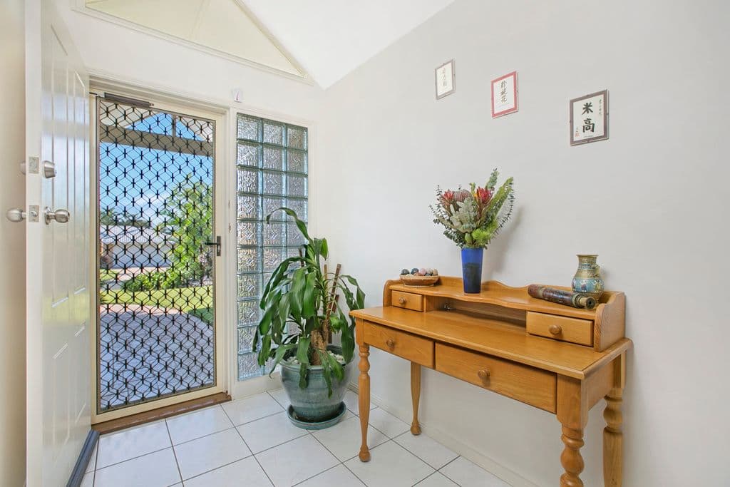 35 Redgrove Avenue, WELLINGTON POINT QLD 4160, Wellington Point - Thumbnail 2