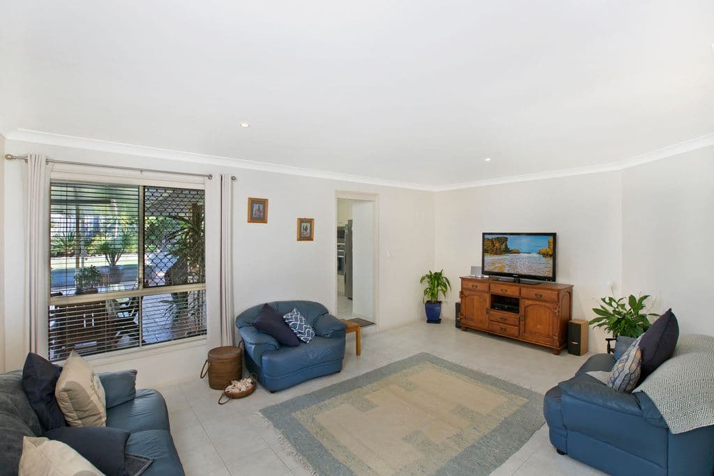 35 Redgrove Avenue, WELLINGTON POINT QLD 4160, Wellington Point - Thumbnail 3
