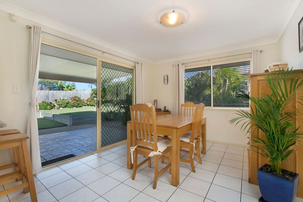 35 Redgrove Avenue, WELLINGTON POINT QLD 4160, Wellington Point - Thumbnail 5