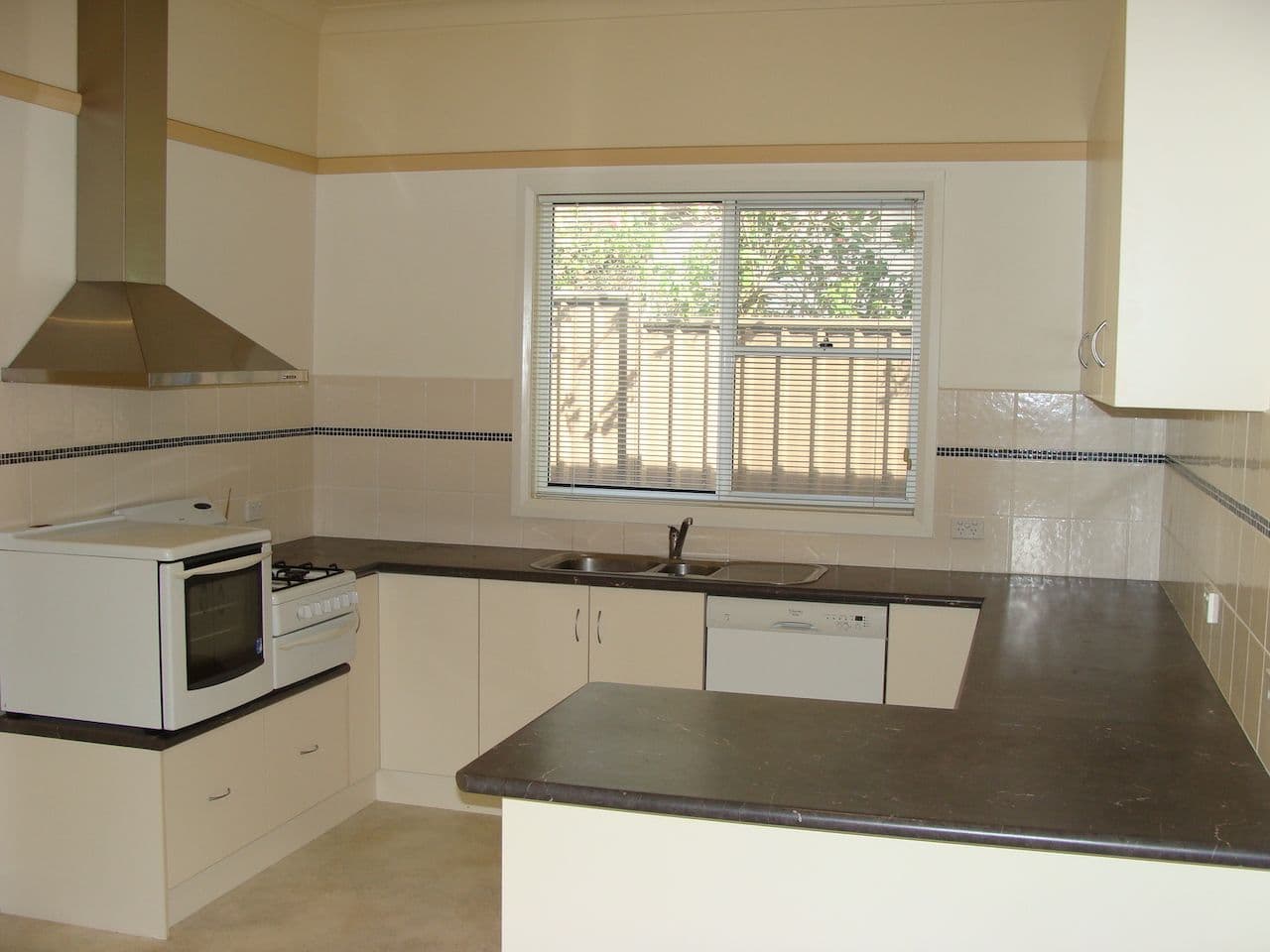 36 Lonsdale Street, Hamilton VIC 3300, Hamilton - Thumbnail 6