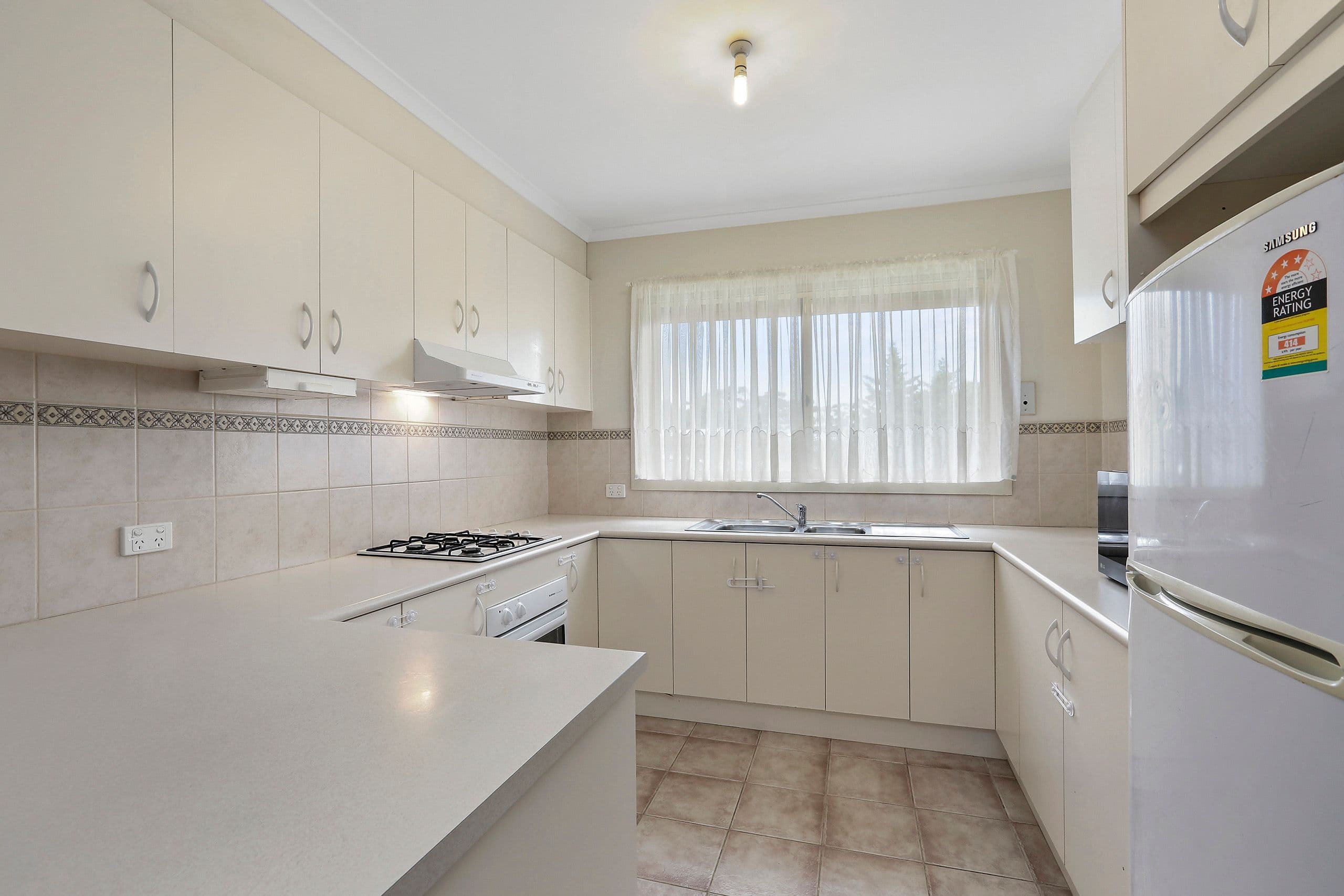 10 Clover Street, Lara VIC 3212, Lara - Thumbnail 2