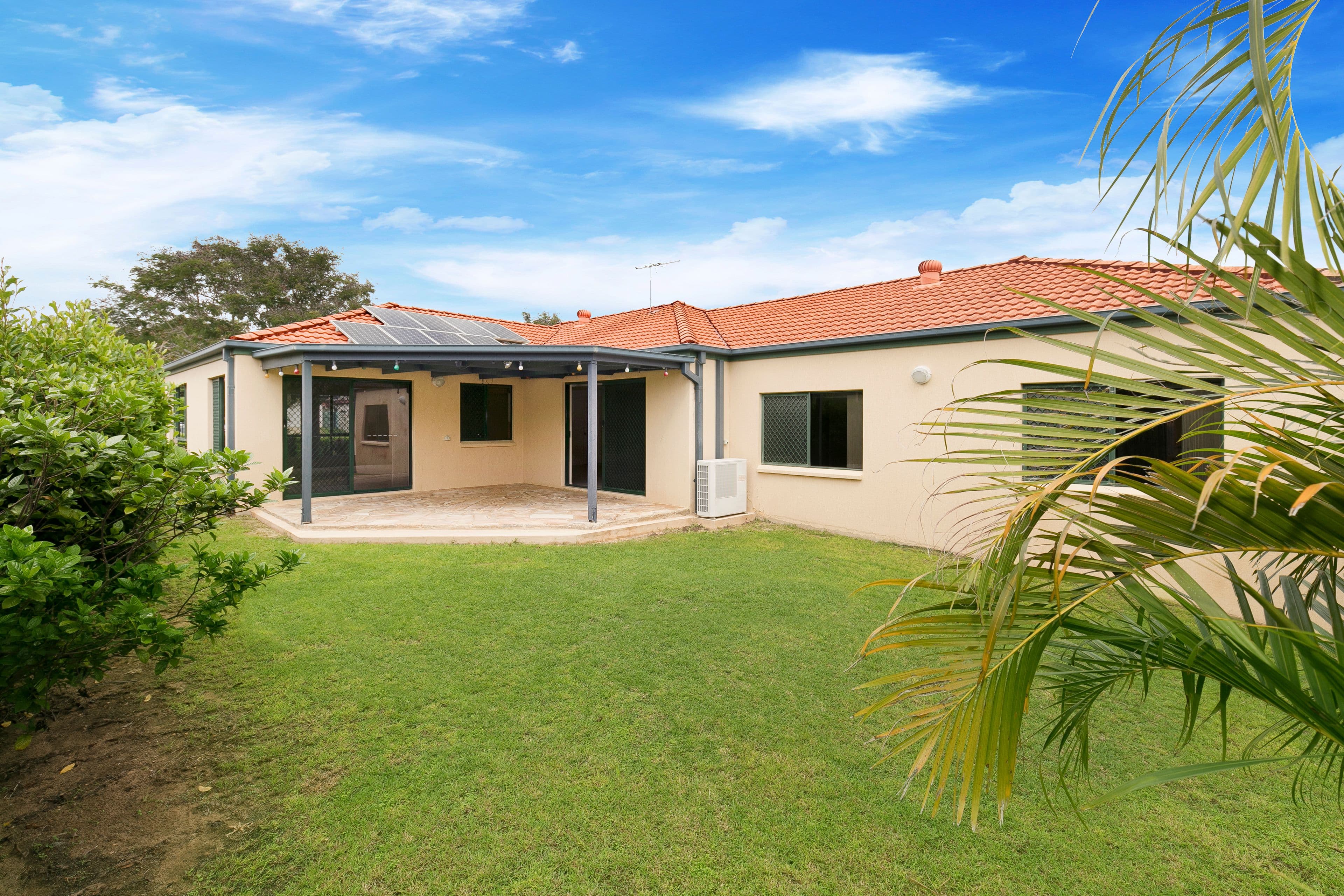 20 Oakmont Avenue, Oxley QLD 4075, Oxley - Thumbnail 2