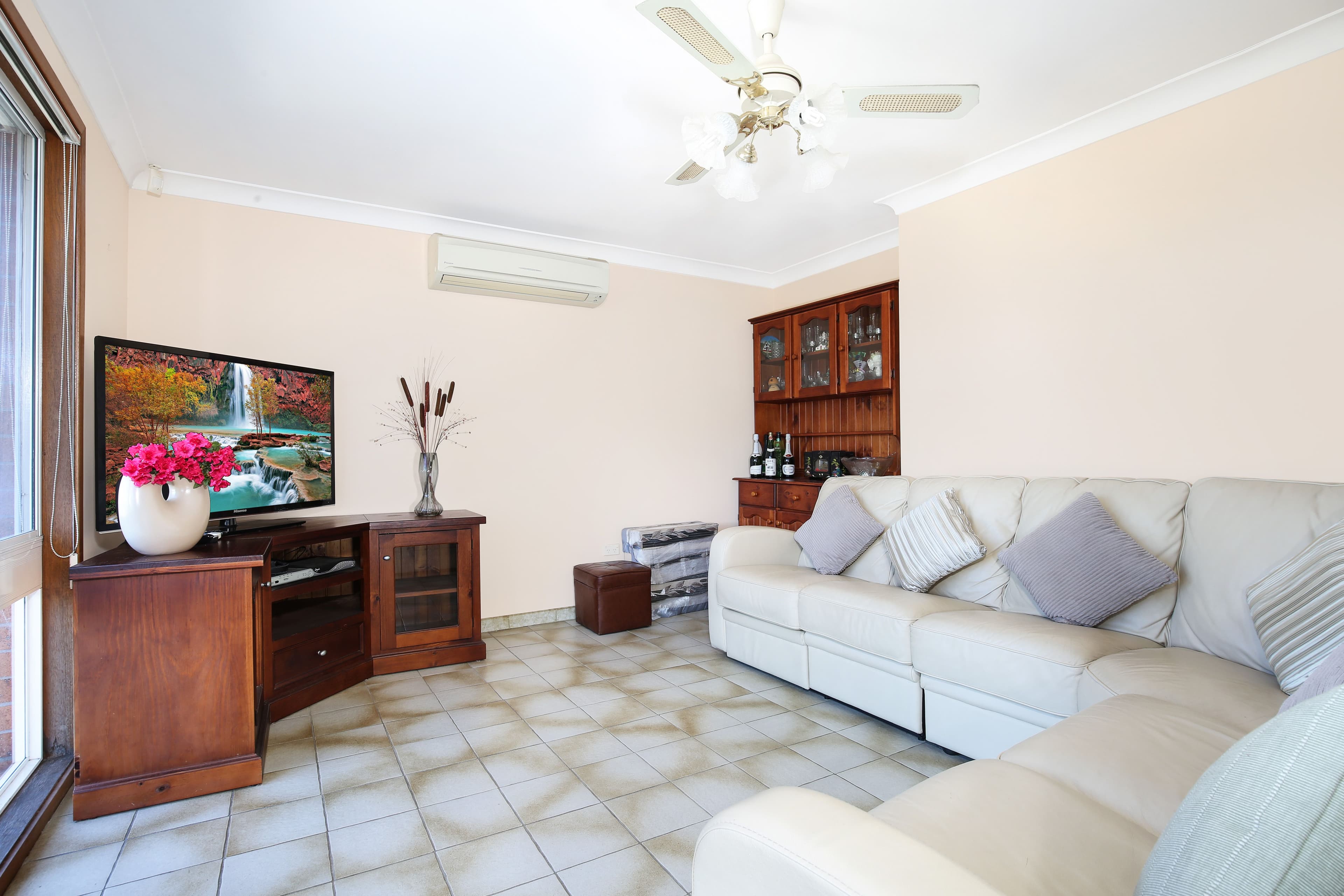 6 Noonga Place, Cordeaux Heights - Thumbnail 2
