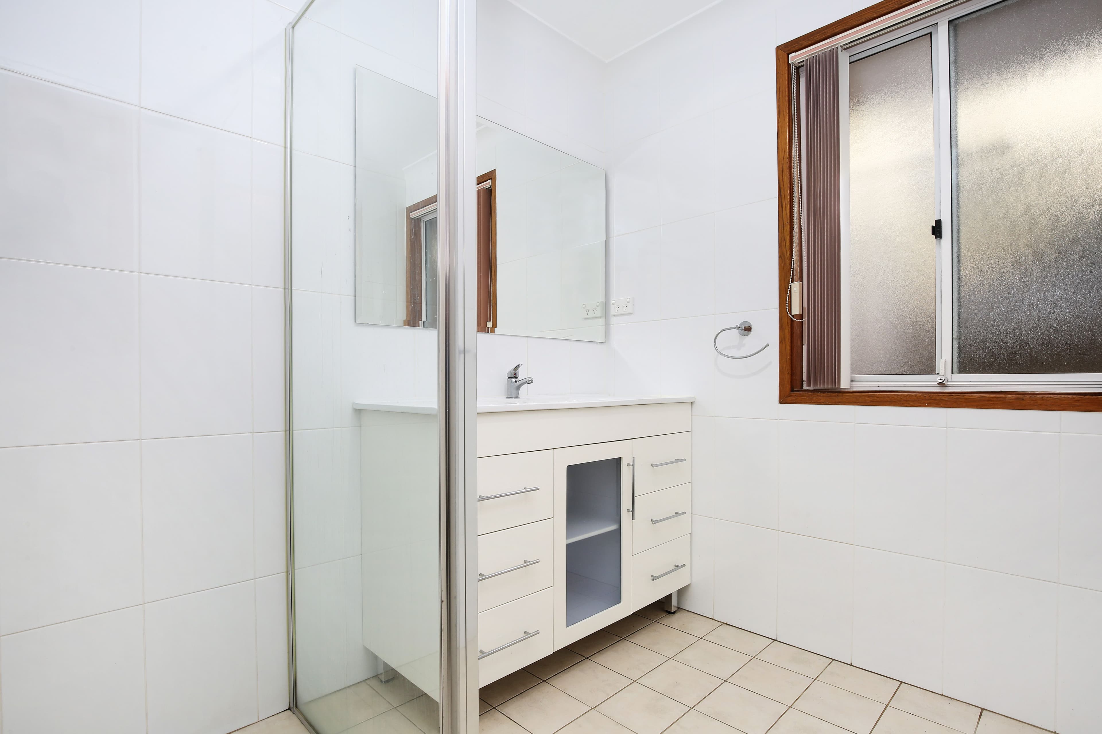 6 Noonga Place, Cordeaux Heights - Thumbnail 5