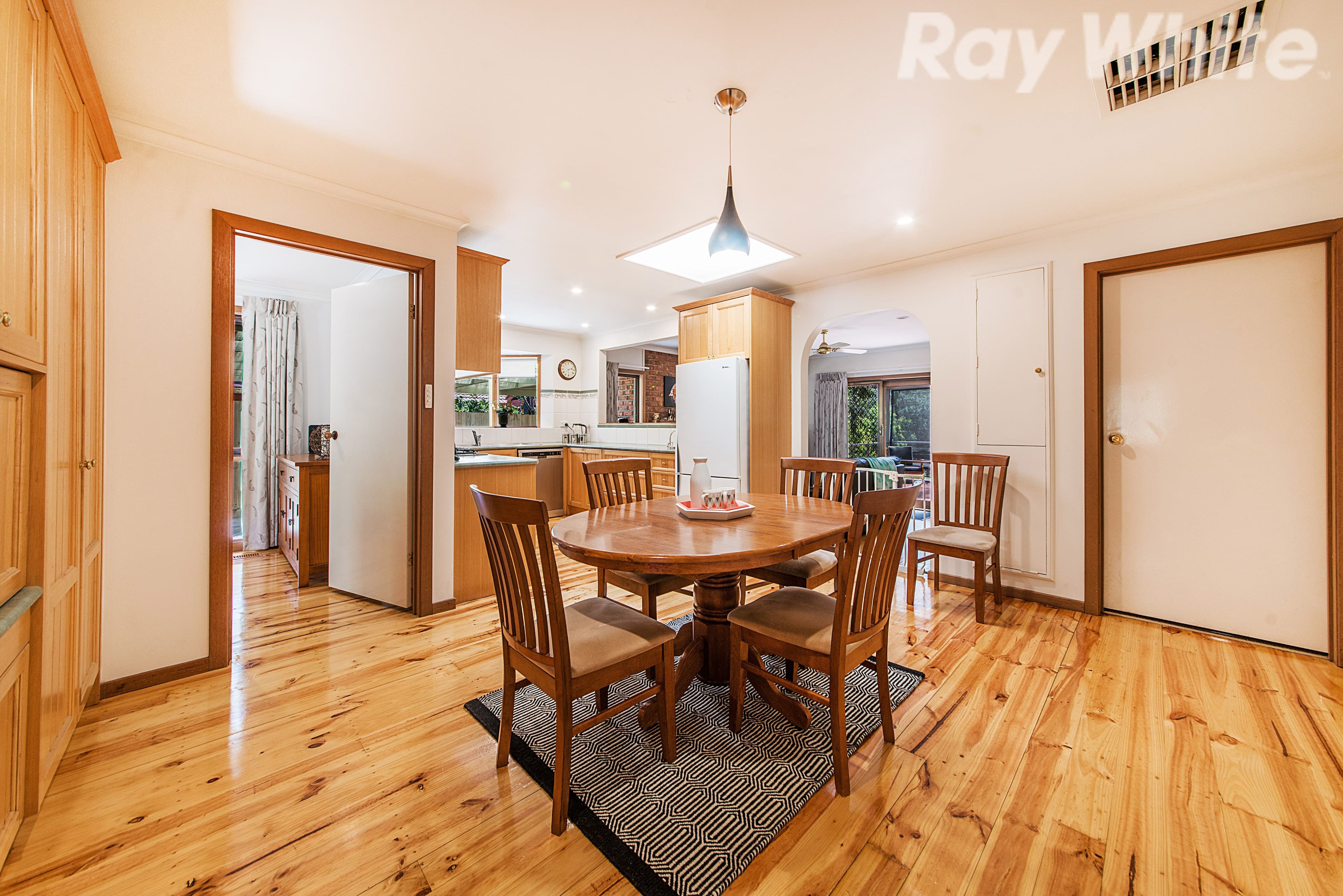 6 Lojosa Court, Ferntree Gully VIC 3156, Ferntree Gully - Thumbnail 3