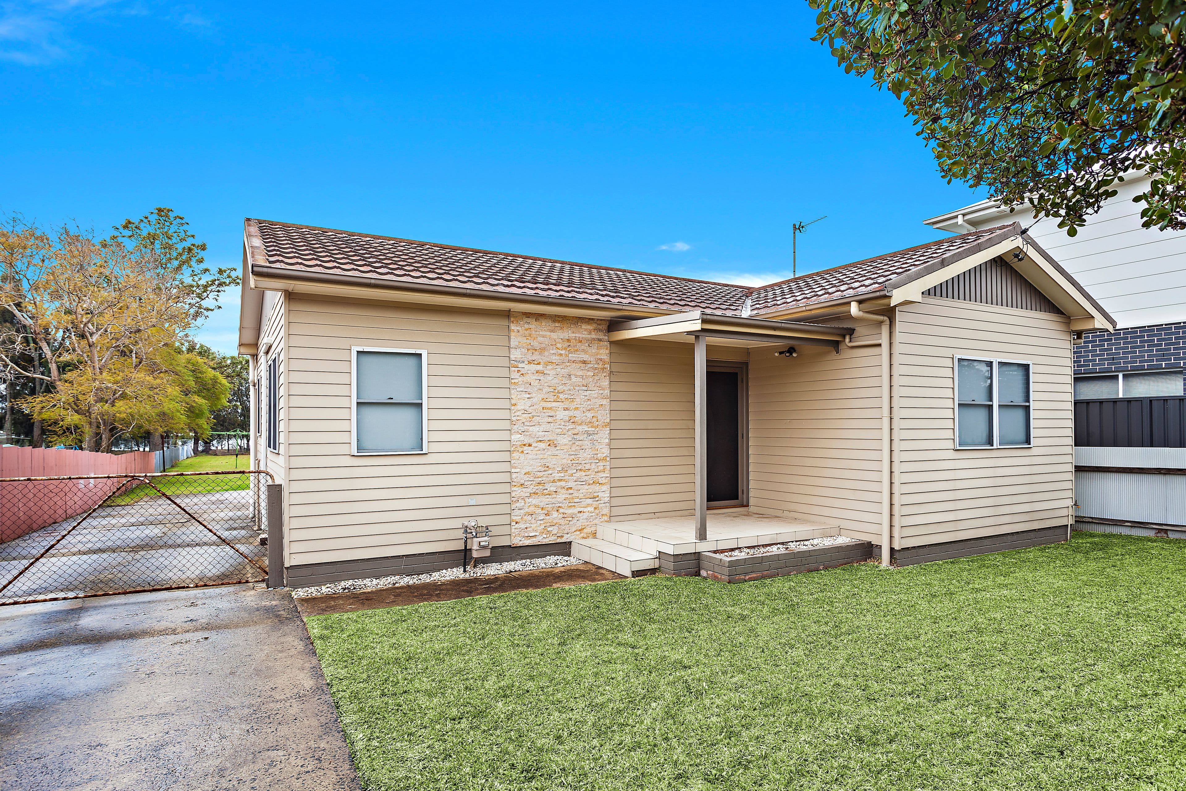 43 Koona Street, Albion Park Rail - Thumbnail 2