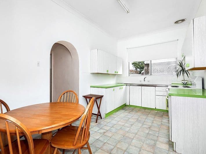 25 Bouvardia Street, Russell Lea - Thumbnail 5