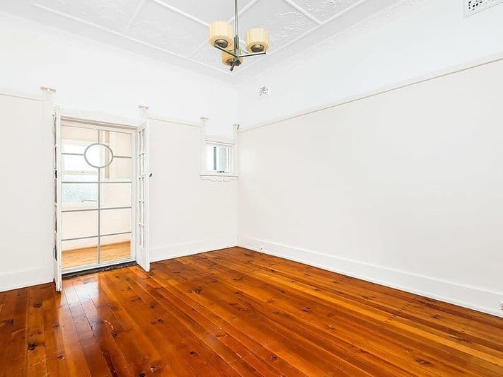 25 Bouvardia Street, Russell Lea - Thumbnail 6