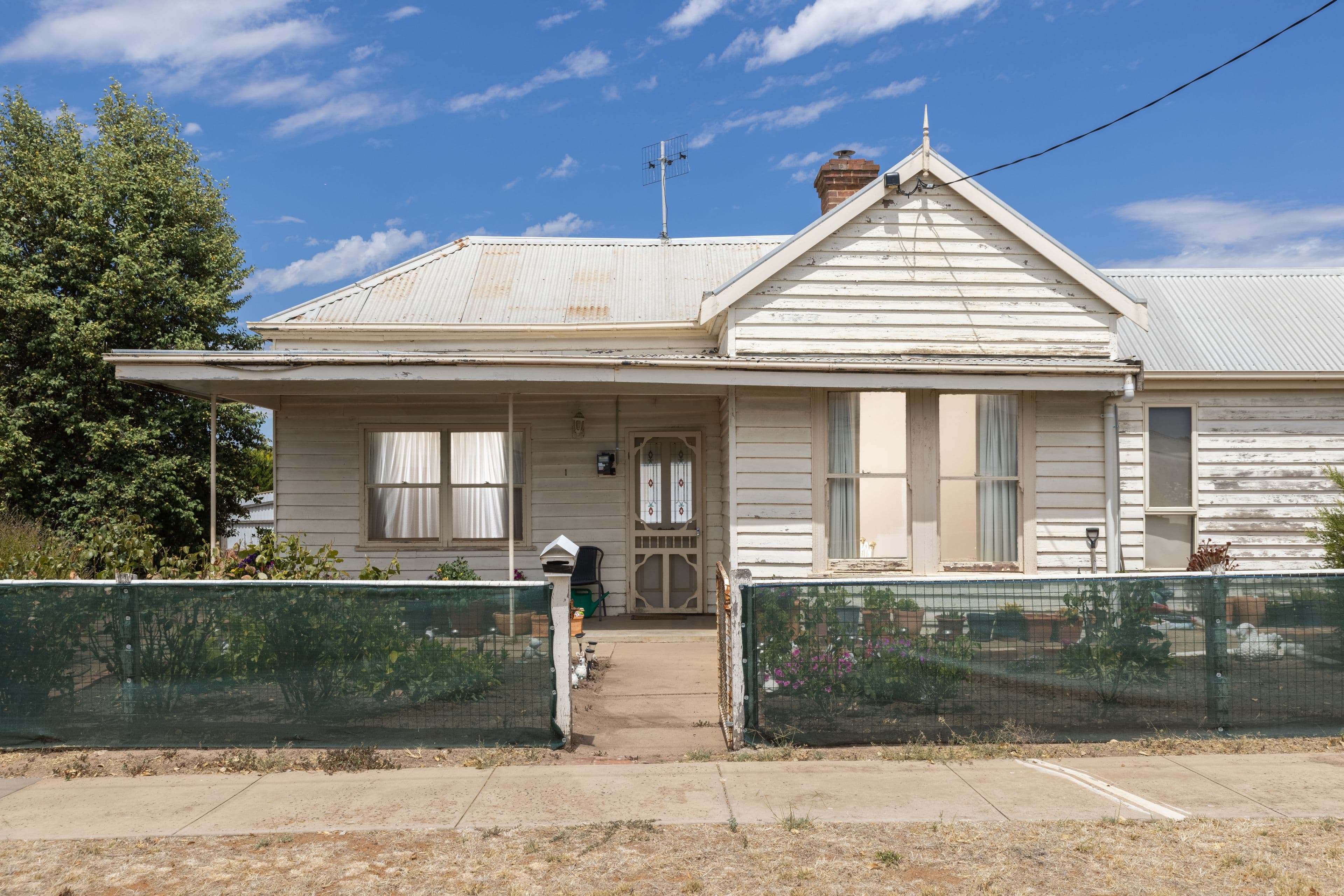22 DALKEITH Avenue, Lake Albert, Lake Albert - Image 1